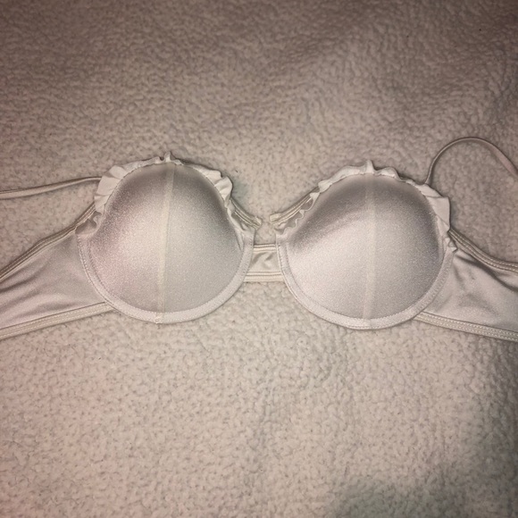 La Hearts Other - LA Hearts NWOT white padded bikini top 34B La Hearts Other - LA Hearts NWOT white padded bikini top 34B